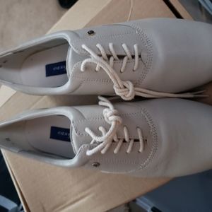 Men's leather shoes